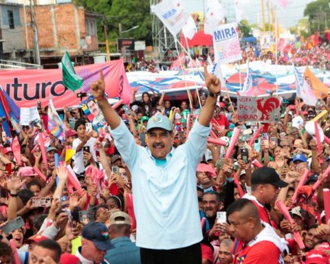 Maduro to the people of Carabobo: They put half a guariney in fascism!
