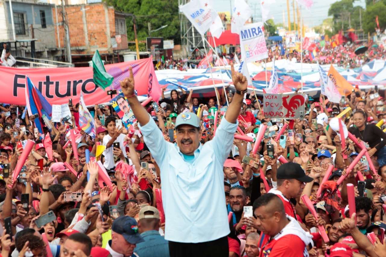 Maduro to the people of Carabobo: They put half a guariney in fascism!