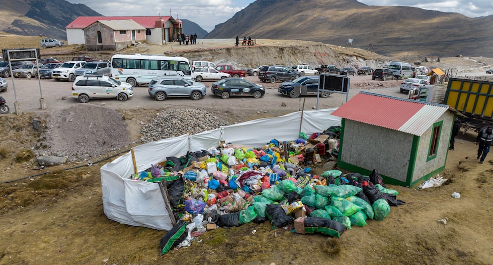 More than 30 tons of garbage collected from Huaytapallana after Santiago festival