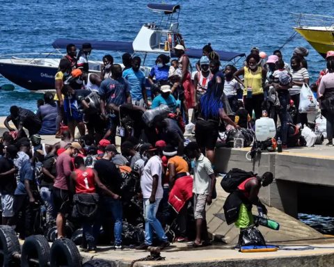 Mystical ceremony, fuel and candle lighting caused boat fire in Haiti