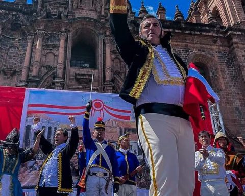 National Holidays: Liberation feat staged in Cusco's Plaza Mayor (PHOTOS)