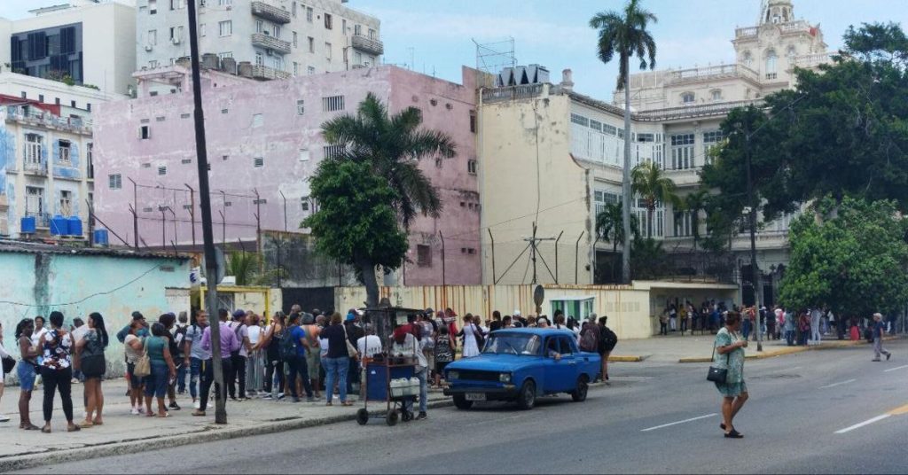 Nearly 40,000 Cubans applied for Spanish nationality at the Havana consulate