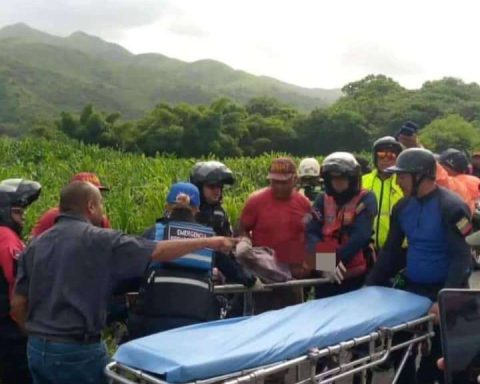 One person dead and 19 injured after accident on the ARC