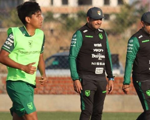 Oscar Villegas began working with the Bolivian under-16 team