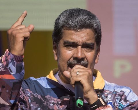 Peru says it is imperative to stop all threats to Venezuela's elections