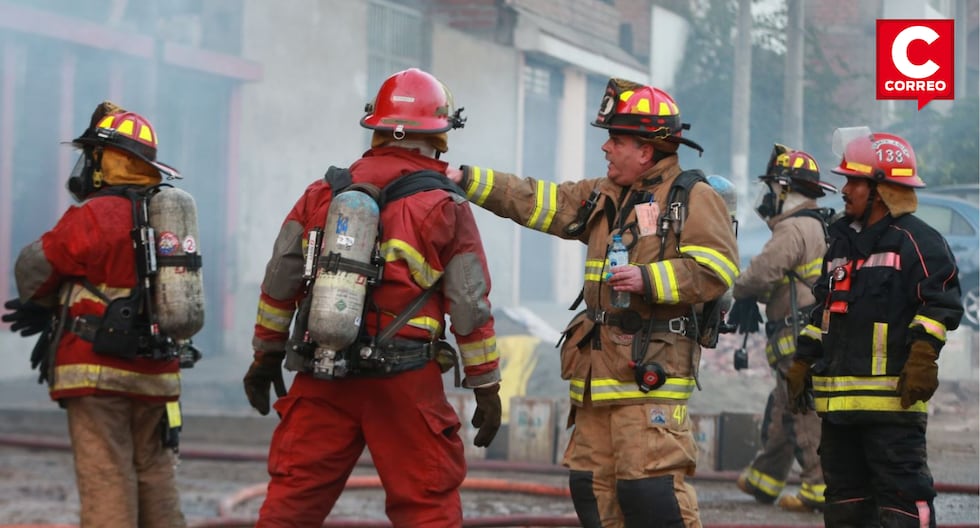 Peruvian firefighters say they will respond to emergencies during strike by municipal workers