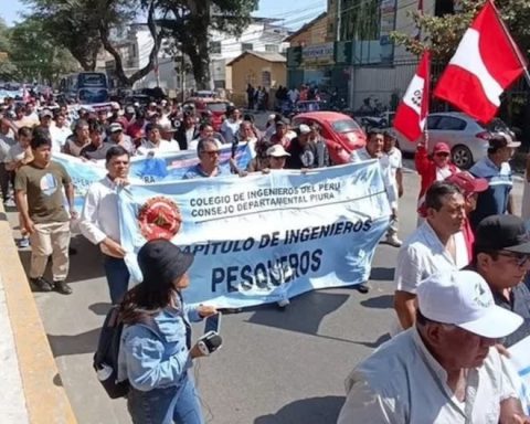Piura: Fishermen protest against Chinese vessels