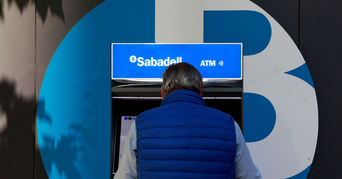 Sabadell expects higher income from loans; wants to avoid hostile takeover of BBVA