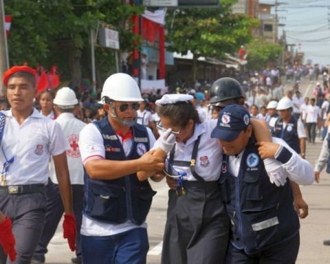 School parade in Iquitos ends in chaos with 50 students fainting