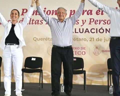 Sheinbaum is going for a program to send doctors to senior citizens' homes