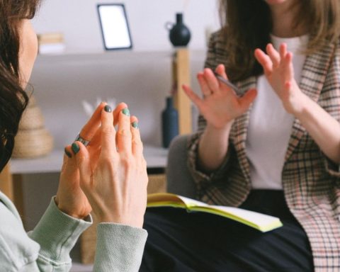 Take a seat before finding out how much a Psychologist earns in the Municipality of La Cisterna