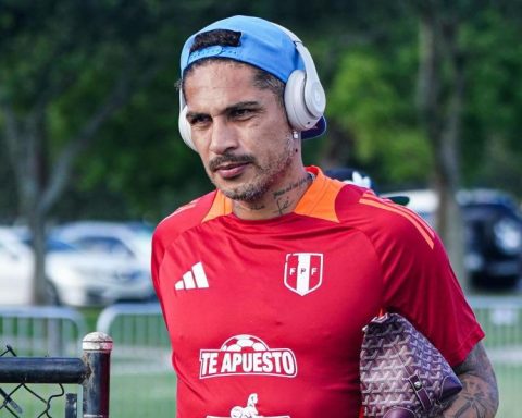 Total war Paolo Guerrero-Cesar Vallejo