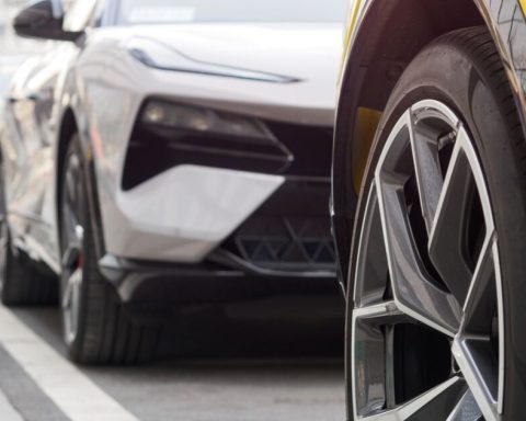 US says start of new tariffs on China will be delayed by at least two weeks