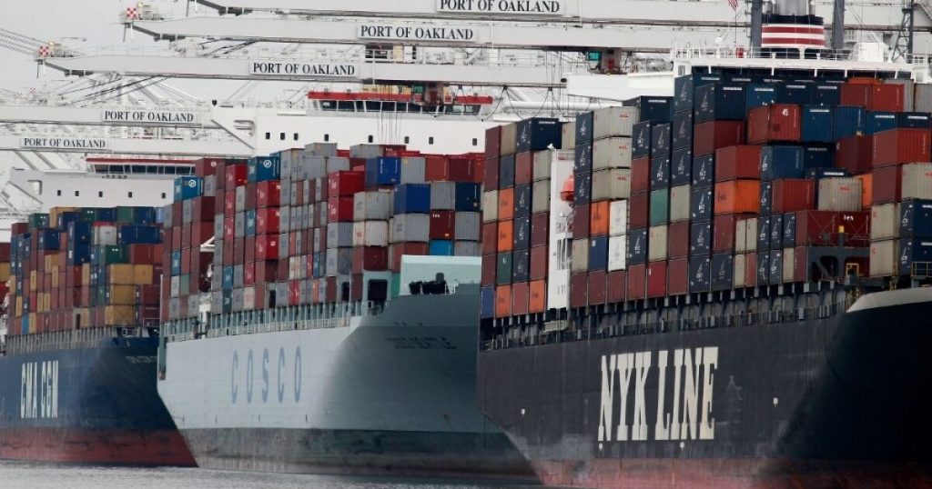 US trade deficit narrows in June