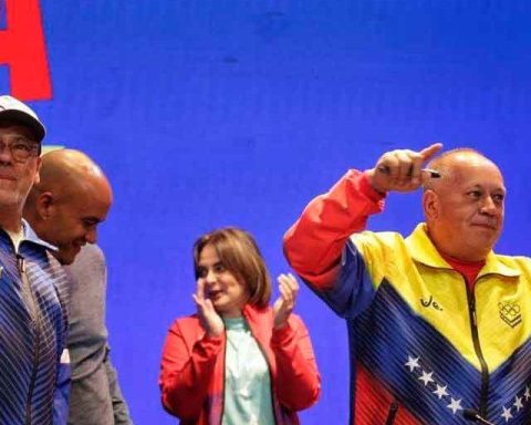 Comando de campaña de Nicolás Maduro celebra su supuesta victoria electoral en Venezuela