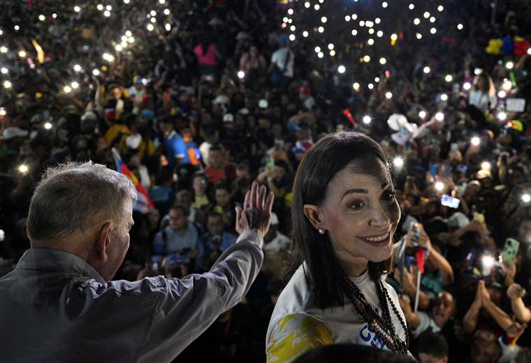 Venezuela's presidential campaign closes with Maduro combative and opposition optimistic