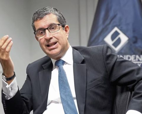 Who is Sergio Javier Espinosa Chiroque, the new SBS superintendent?