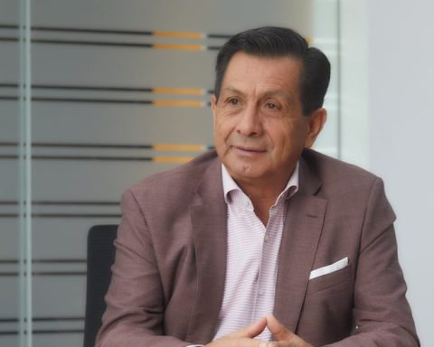 Why should the State promote the accreditation of universities and what does it consist of?