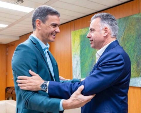 Yamandú Orsi and Pedro Sánchez met: What did they talk about?