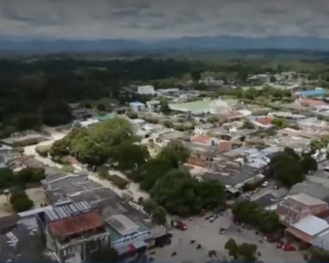 A 6-year-old boy and his father were killed during an armed attack by men on a motorcycle in Santander