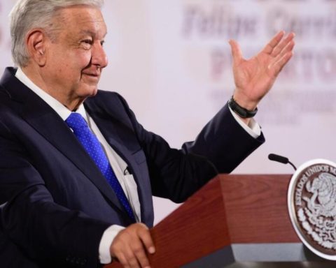 AMLO attacks the Pink Tide; denies “theft” of votes with overrepresentation