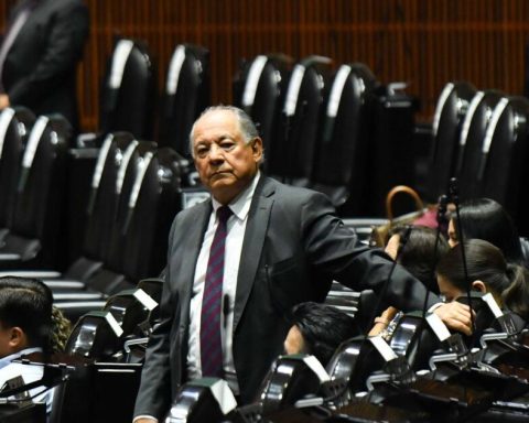 AMLO's first reforms are moving forward in the Commission; the judicial reform will be on August 20