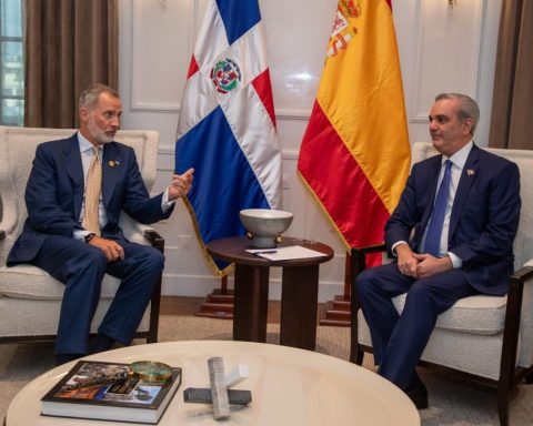 Abinader y el rey de España, Felipe VI, se reúnen en el Palacio Nacional