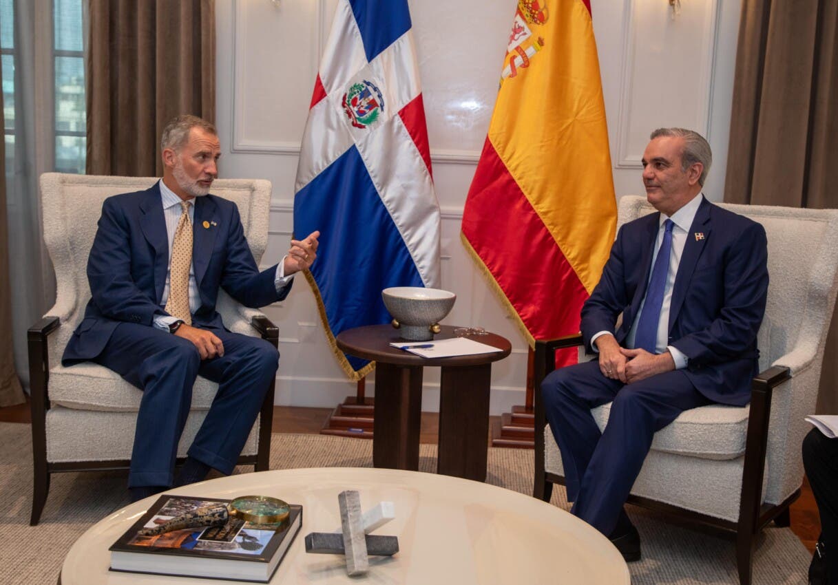 Abinader y el rey de España, Felipe VI, se reúnen en el Palacio Nacional