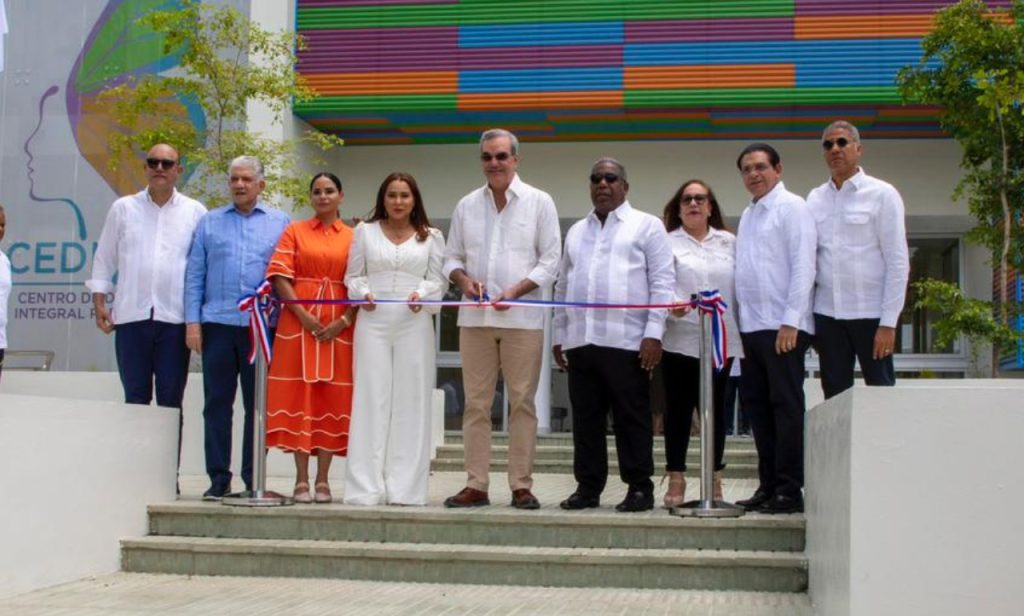 Abinader inaugurates seven drinking water and sanitation projects; delivers 250 apartments in Santiago