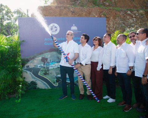 Abinader inaugurates the Guanuma-Los Botados multiple aqueduct, Monte Plata province