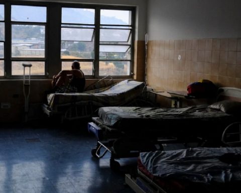 According to Monitor Salud, power plants were working in 73.3% of health centers