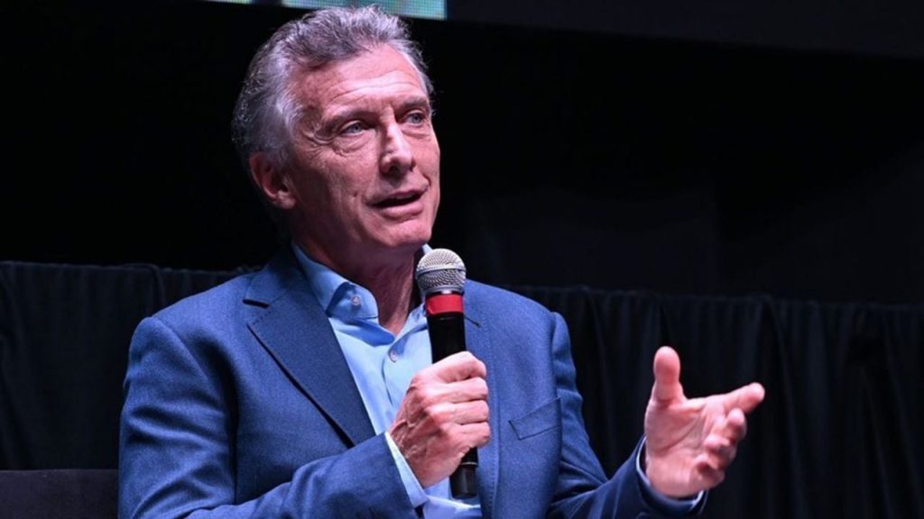 After relaunching the PRO, Mauricio Macri takes a different path from Javier Milei