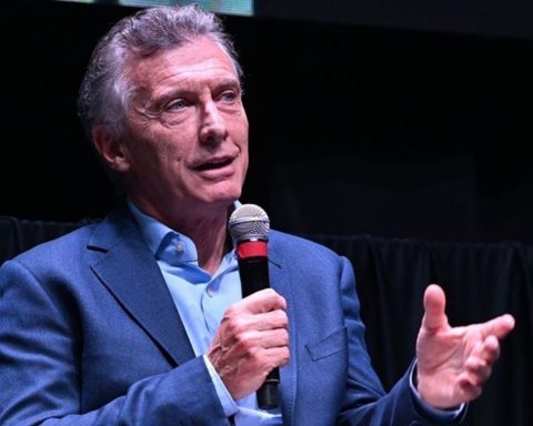 After relaunching the PRO, Mauricio Macri takes a different path from Javier Milei