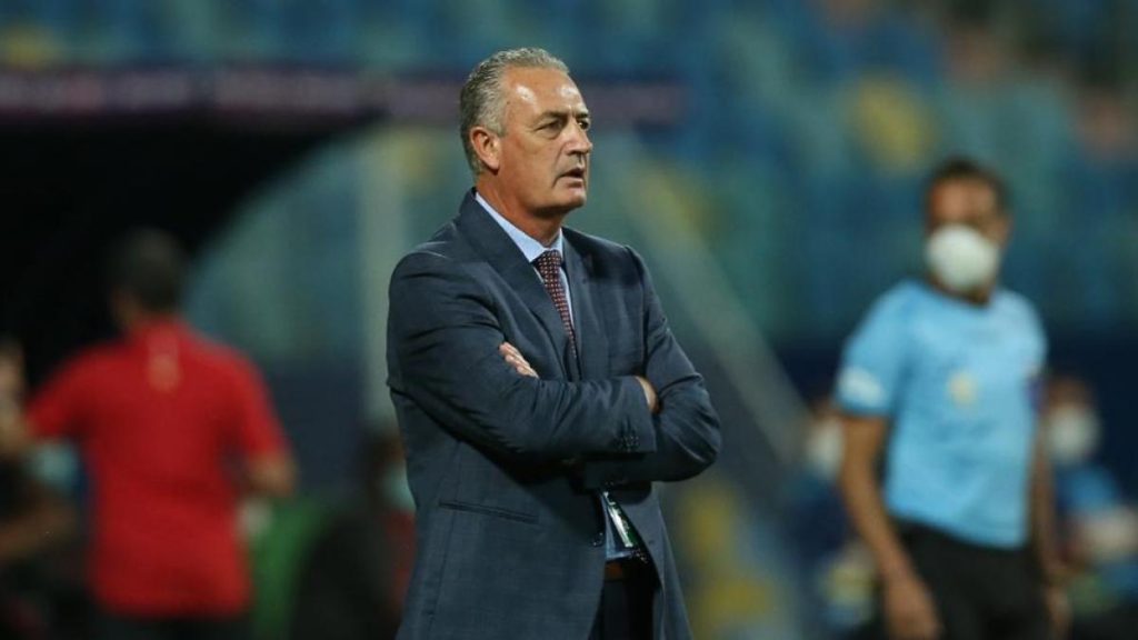 Argentine Gustavo Alfaro resigns as Costa Rica coach