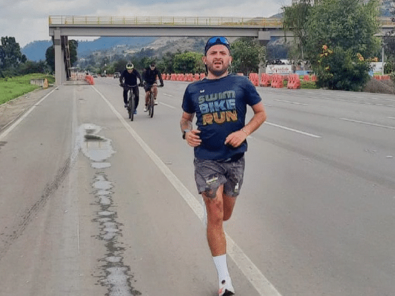 Athlete will face a challenge and run from Bogotá to Medellín for a single reason of solidarity