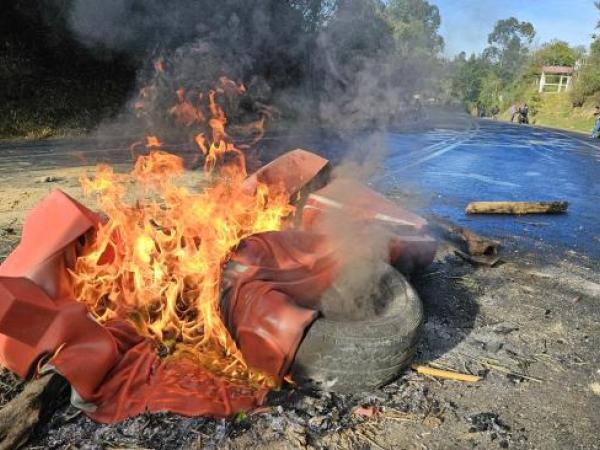 Authorities clear Pan-American highway: indigenous people demand the presence of the President