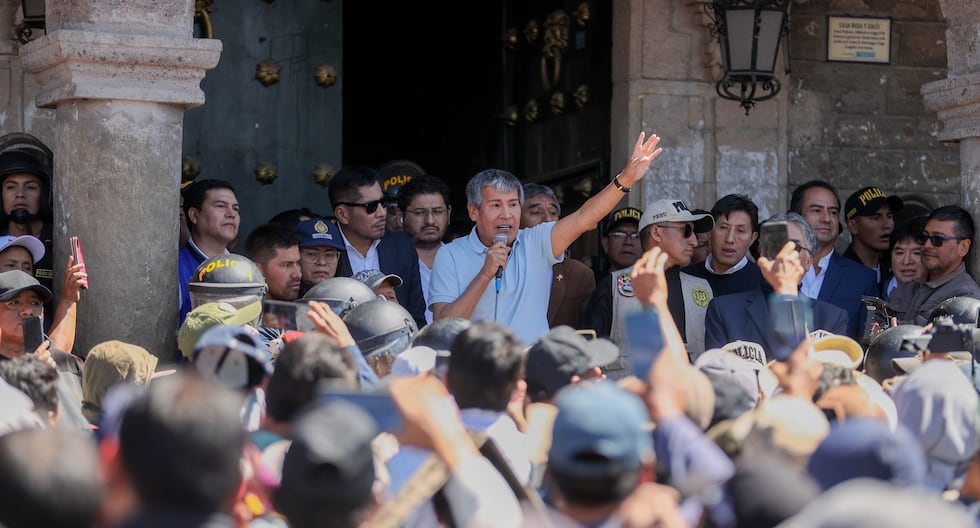 Ayacucho: On the third day of the anti-mining strike, hundreds of citizens go in search of Wilfredo Oscorima