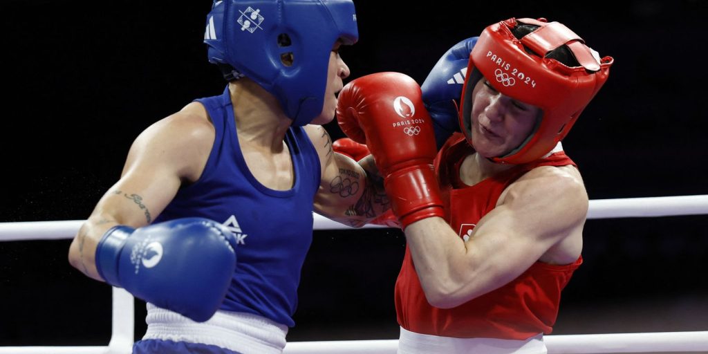 Bia Ferreira wins bronze in women's lightweight boxing