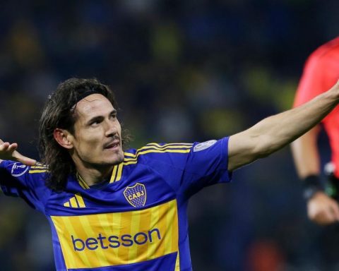 Boca wins with Cavani's arrow