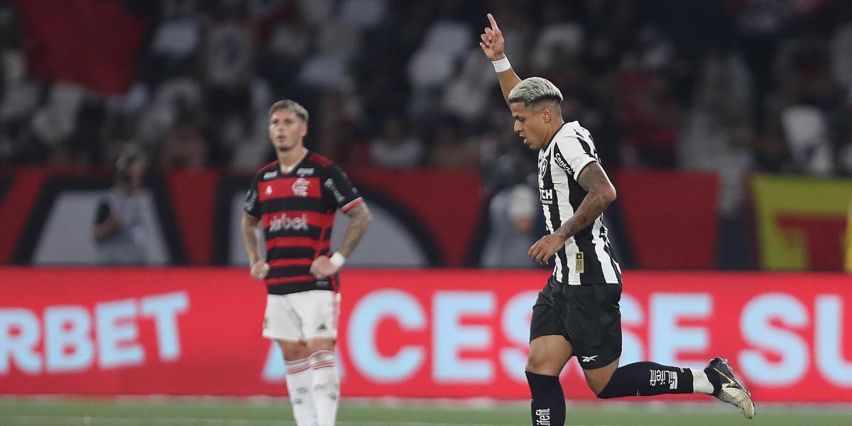 Botafogo clings to leadership in Brazil