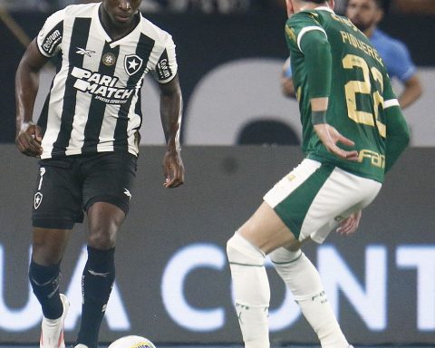 Botafogo hosts Palmeiras in the first game of the round of 16 of the Libertadores