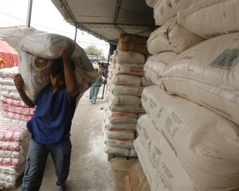 Businessmen see that new decrees seek more control over private production