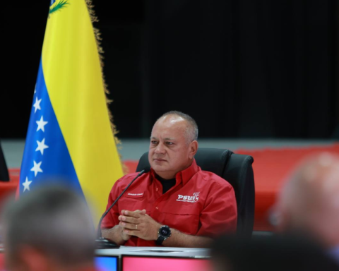 Cabello reiterates that the PSUV has all the minutes without saying when they will show them