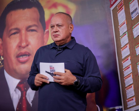 Cabello responds to Machado's call: Violence outbreaks planned for 17Aug