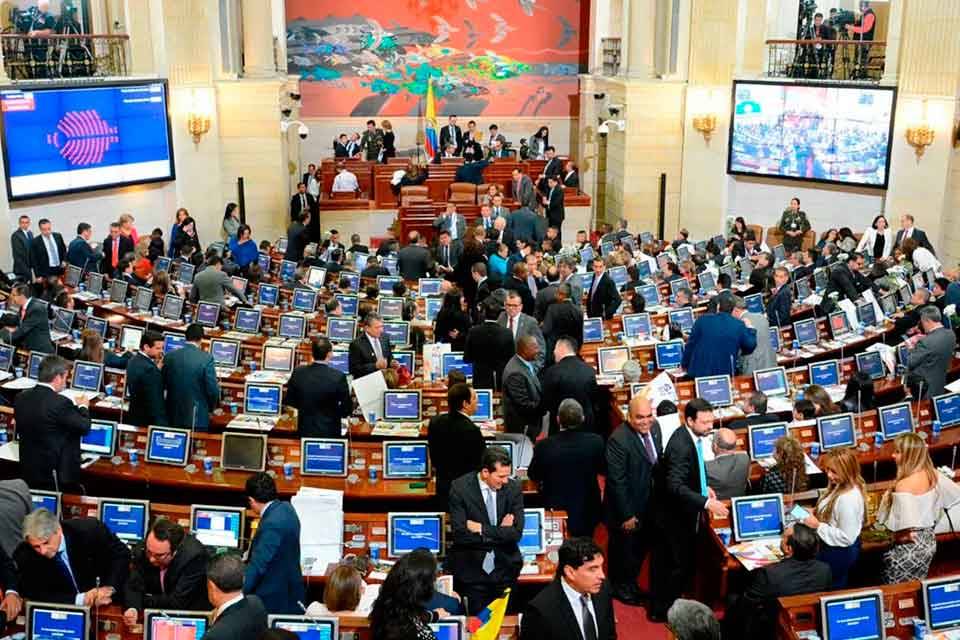 Colombian Senate approved inviting the Carter Center to present a report on Venezuela