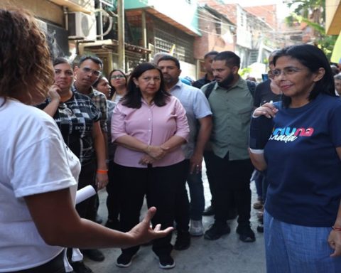 Supervisan culminación de obras comunales en Los Magallanes de Catia