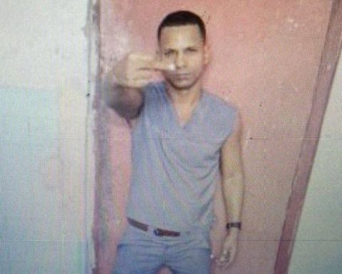 Foto clandestina tomada en prisión a Maykel Osorbo