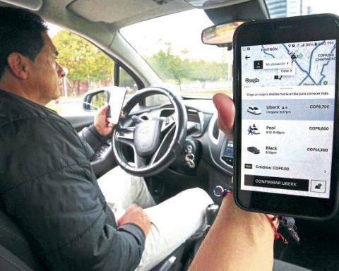 Councillors ask the Ministry of Transport to regulate the use of applications such as Uber, Cabify and DiDi