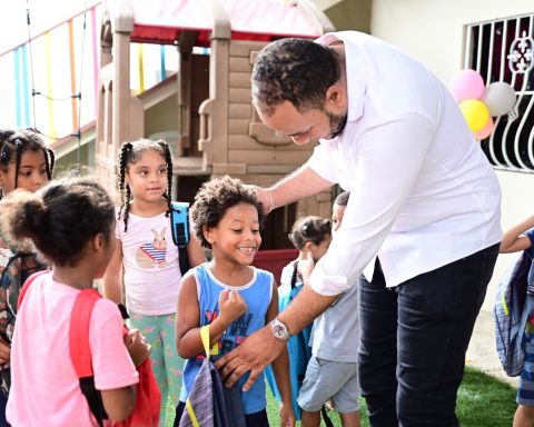 Councilman Michael Matos and the 4K Youth Foundation deliver school supplies to children