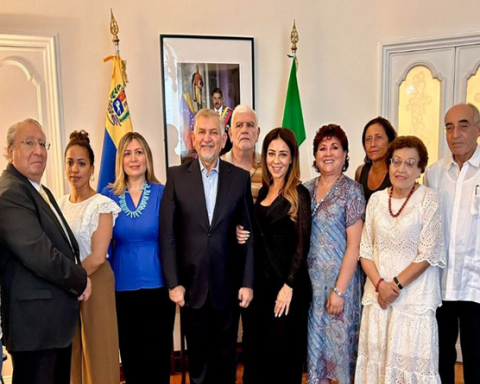 Realizan en Italia conversatorio con veedores electorales en Venezuela